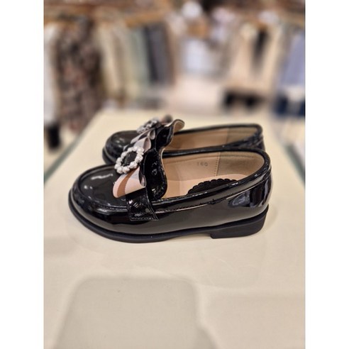 고급스러움과 편안함을 겸비한 닥스키즈 여아 로퍼