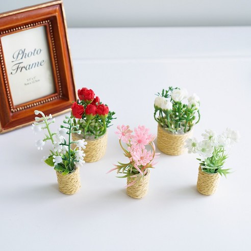 [웨딩나우ㅣ강추] 납골당의 고요함을 장식하는 조화로운 꽃다발 [WeddingNOWㅣ인기상품]