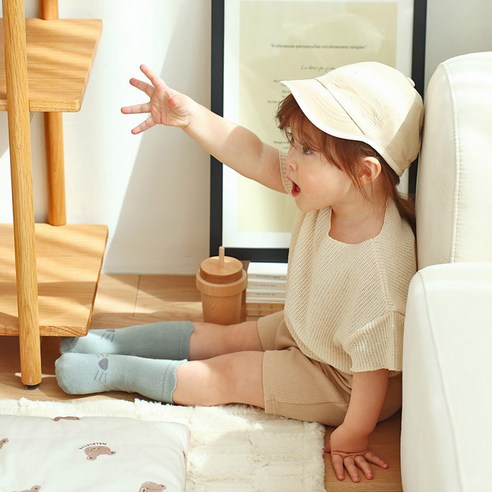 사랑스러운 아기의 첫걸음을 위한 안전하고 스타일리시한 선택, 마롤로뜨 아기 양말 세트