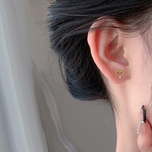 러브엘렌 하트 귀걸이: 우아함을 더하는 매혹적인 디자인