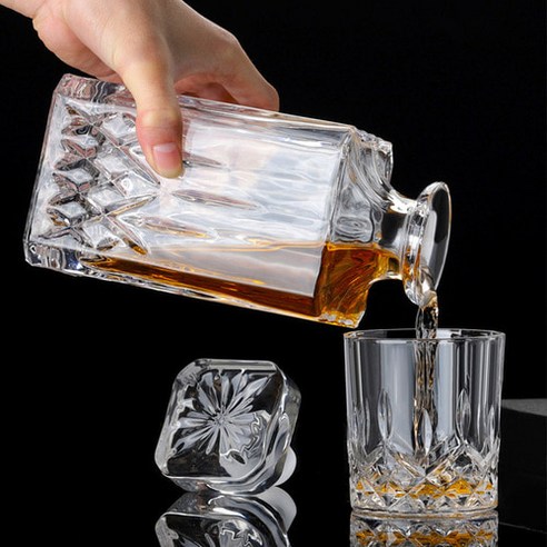고급스러운 위스키 경험을 위한 크리스탈 위스키 디캔터 온더락잔 세트