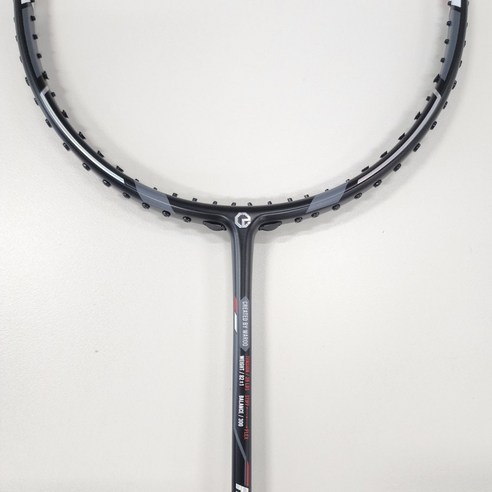 가벼움, 파워, 컨트롤 삼박자를 갖춘 4U 카본 배드민턴 라켓으로 코트를 지배하다!