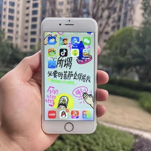 주머니 속 작은 보물, 아이폰 6S: 빛바랜 감성, 놀라운 가성비