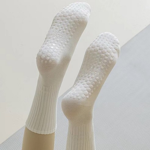 미끄럼 방지 기능으로 완성하는 안전하고 스타일리시한 운동!