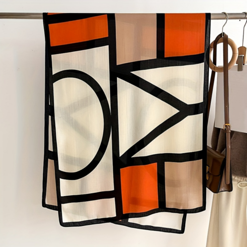 마리엔 아트라인 롱 스카프: 당신의 일상에 예술을 더하다