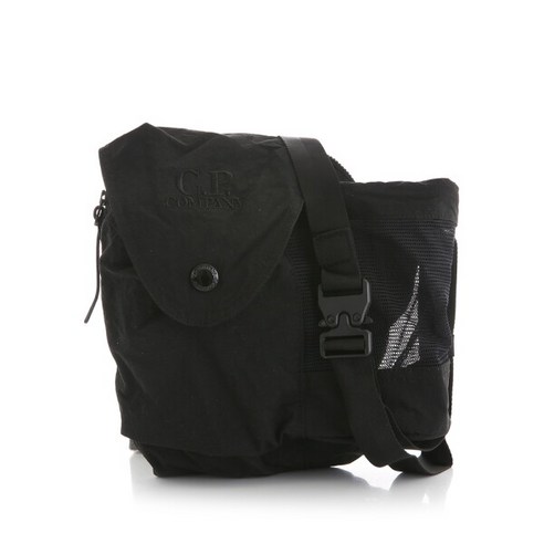 가볍게 떠나는 당신의 하루, 스타일과 실용성을 모두 담은 CP컴퍼니 미니 숄더백 cp컴퍼니가방