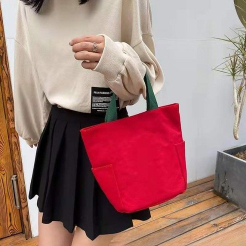 지속 가능한 도시 생활을 위한 세련되고 다용도 에코백