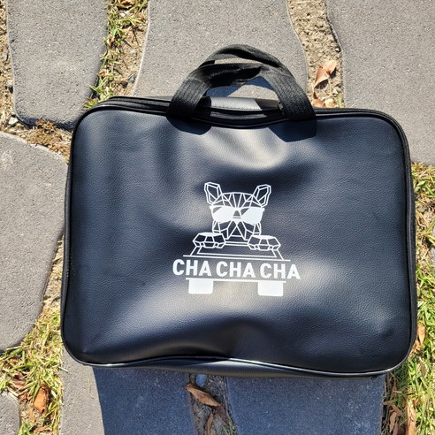 겨울철에 자동차 타이어에 장착하여 미끄러짐을 방지하는 도구