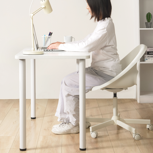 공간 효율성과 튼튼함을 겸비한 Unihome 업그레이드형 컴퓨터 책상