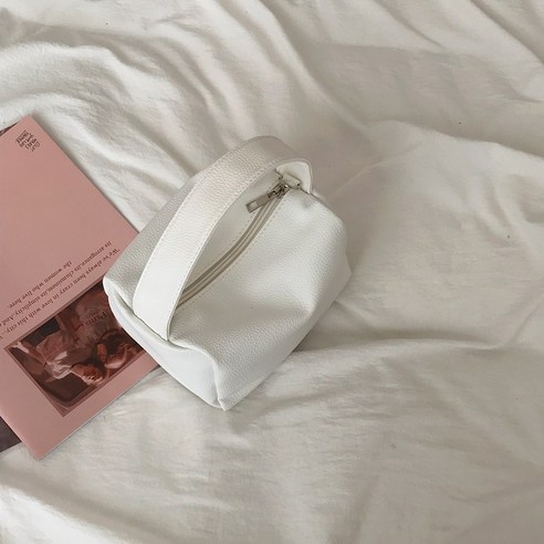 프랑스 틈새 고급 가방 새로운 유행 가방 여성 휴대용 작은 사각형 가방 베개 가방 인터넷 인기있는 메신저 가방