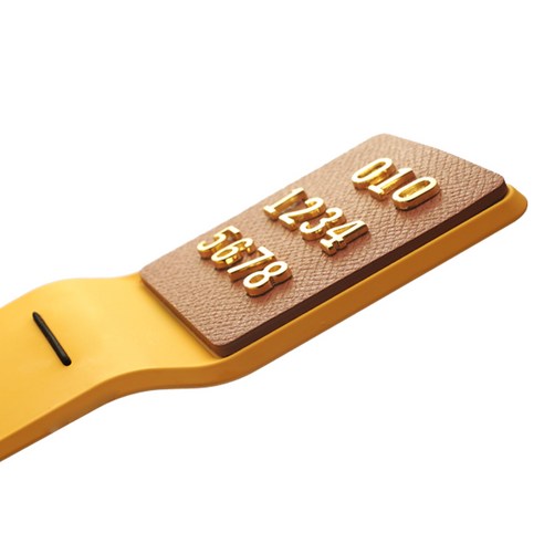 섬세한 품격, 훠링 비스포크 명품 가죽 주차번호판으로 완성하는 당신의 드라이빙 스타일