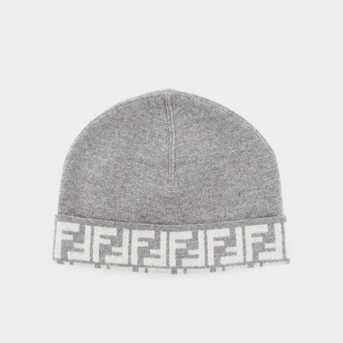 럭셔리와 실용성의 완벽한 조화: 펜디키즈 울 캐시미어 비니