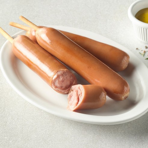 신선한 닭다리살과 다채로운 맛이 어우러진 후랑크 간식