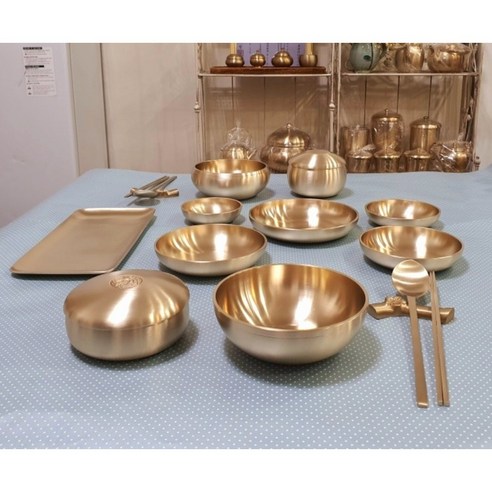 이봉주 방짜유기 생활 반상기 1: 전통의 품격, 식탁 위에 피어나다