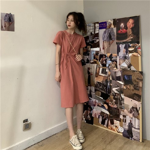 여름 2021 새로운 한국어 스타일 작은 서양식 라인 드레스 슬리밍 캐주얼 드레스 반소매 니트 드레스 여성