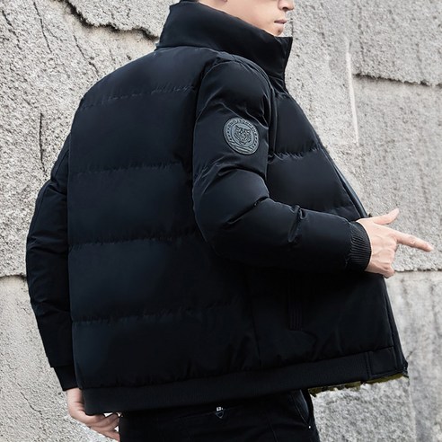 극심한 겨울 날씨에도 온기를 유지하는 편안하고 따뜻한 남성용 하이넥 점퍼