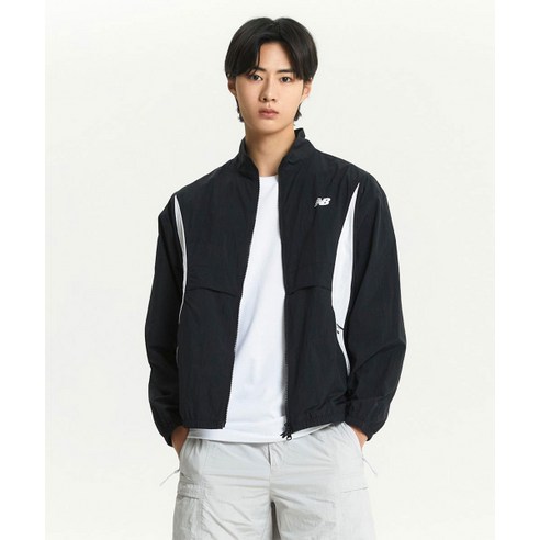 [매장정품] 뉴발란스 NEW BALANCE NBNAE22413 / UNI 러너스 경량 바람막이 팬텀블랙