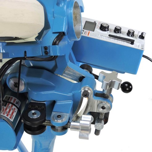 현실적인 투구 경험을 제공하는 혁신적인 소프트볼 피칭 머신