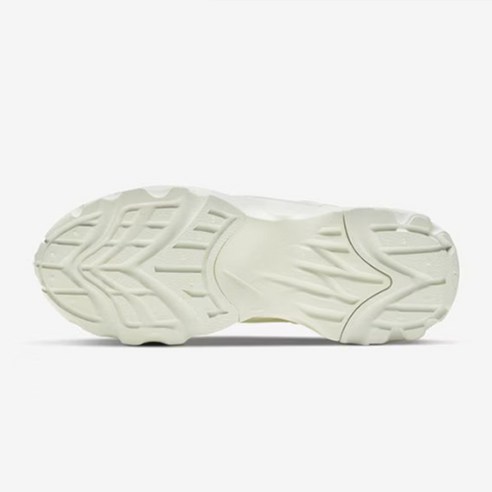 발걸음마다 빛나는 하루, 나이키 TC7900 써밋 화이트로 완성하세요!