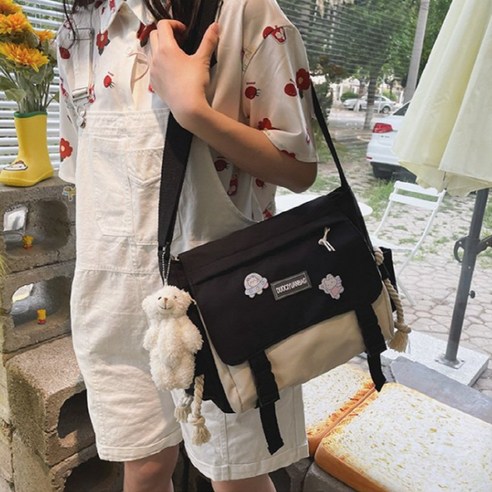 아이의 스타일과 실용성을 모두 만족시키는 완벽한 초등 메신저백