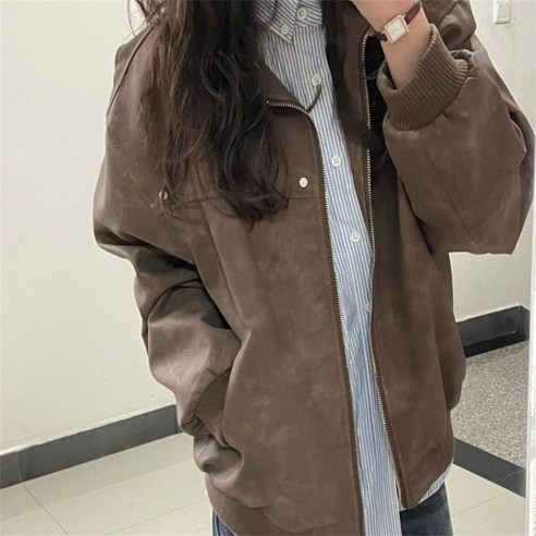 가을의 매력을 더하는 베스테피 스웨이드 자켓