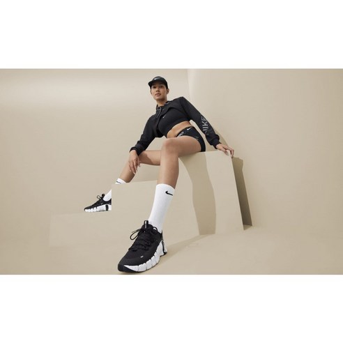 땀 때문에 멈춰 설 순 없지! 나이키 드라이 핏 러닝캡으로 쾌적하게 런닝하세요.