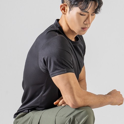 쿨매쉬 반팔 티셔츠로 시원하고 편안한 여름을 보내세요