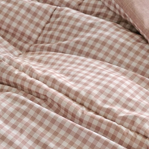 컴포트체크 먼지없는 차렵이불+베개커버세트는 사계절용, 먼지없는 소재로 제작되어 퀸 사이즈로 다양한 침대에 사용하기 좋은 상품입니다.