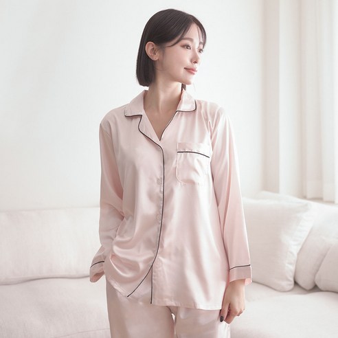 밤에도 사랑스러운 우리, 어나더디 커플 샤무즈 실크 잠옷으로 완성하는 로맨틱 나이트 실크파자마