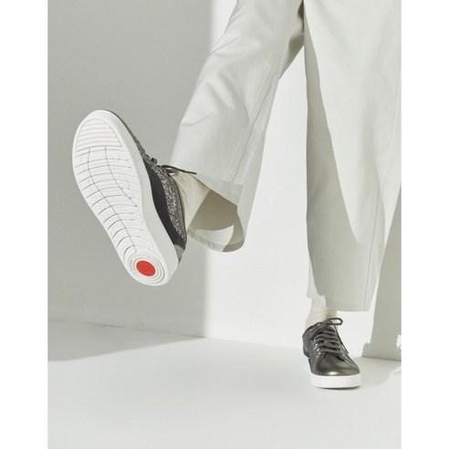 반짝이는 편안함, 핏플랍 옴브레 글리터 경량 스니커즈로 빛나는 하루를!