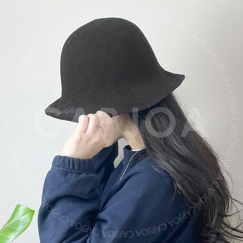봄부터 여름까지 스타일리시하게 연출하는 시스루 니트 버킷햇