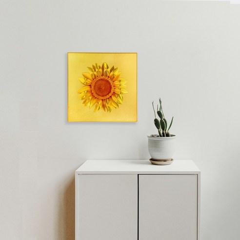 해바라기 액자로 공간에 행복을 더하세요.