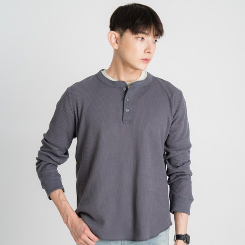 남성을 위한 필수 의류: 나타난 남성용 와플 헨리넥 긴팔 티셔츠