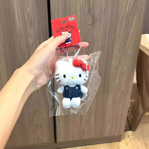 밋밋한 가방에 생기를 불어넣다! 나만의 개성을 표현하는 마법, 키티 가방고리 키티키링