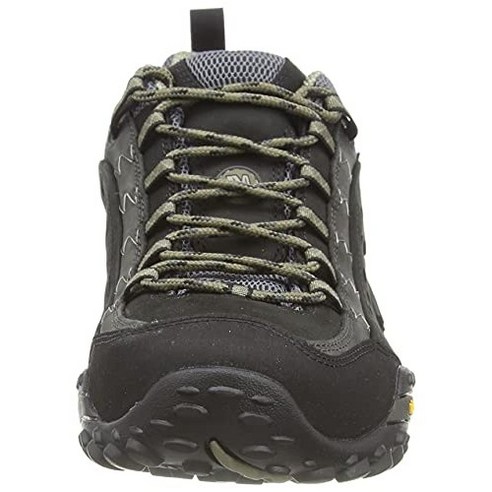 트레킹 활동에서 탁월한 보호와 그립을 제공하는 Merrell Intercept 신발