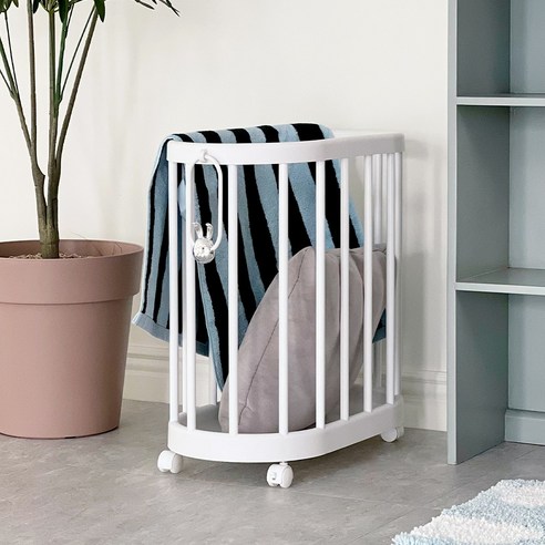 좁은 공간을 효율적으로, 디자인은 앙증맞게: 루시아이 토끼 핸들 틈새 빨래바구니