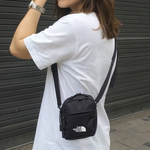 가볍게 떠나는 일상, 노스페이스 스탠다드 크로스백과 함께