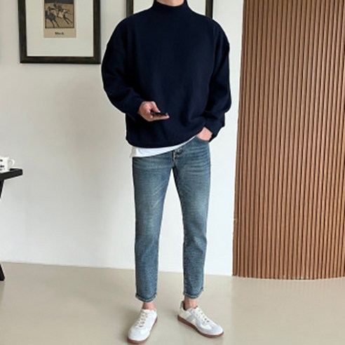 겨울을 따뜻하게 지낼 수 있는 기모 반폴라 니트 맨투맨