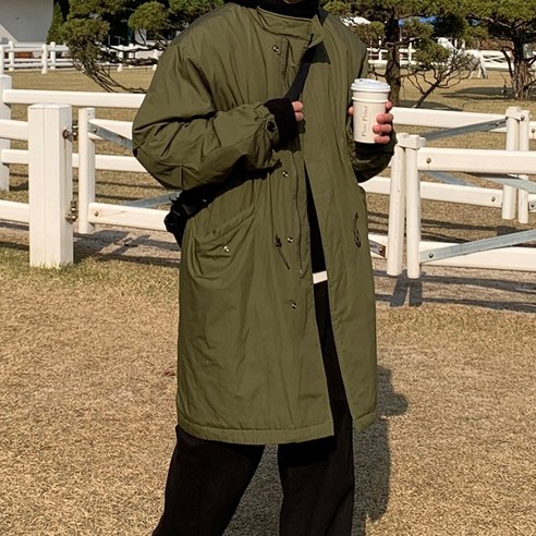 세심한 디테일과 편안함을 갖춘 품격 있는 워터리전트 파카
