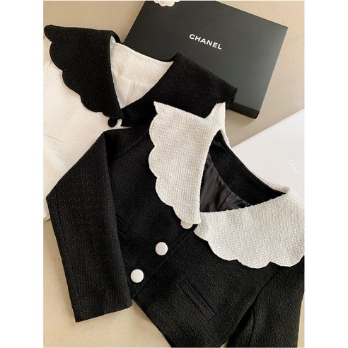 간절기의 완벽한 조화: 귀여운 트위드 크롭 자켓