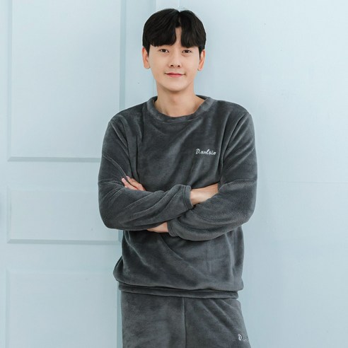 리프레쉬 남성용 잠옷 상하세트는 겨울철에 사용하기 적합한 제품입니다.
