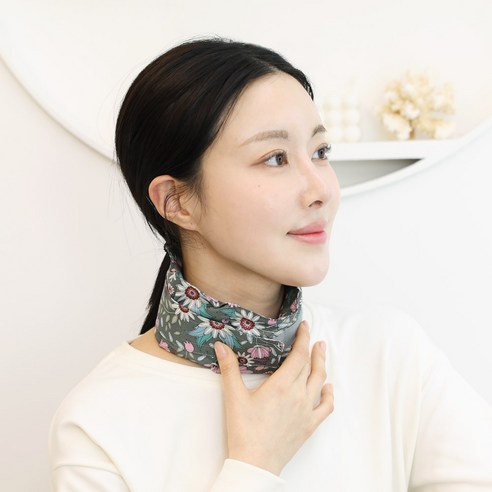 애슬라 허브 찜질팩으로 뻐근한 목과 어깨에 힐링을 선물하세요.