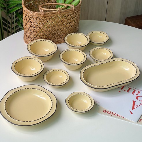 힙스터 감성 가득한 어글리 뷰티, 실용성까지 겸비한 도자기 식기 세트