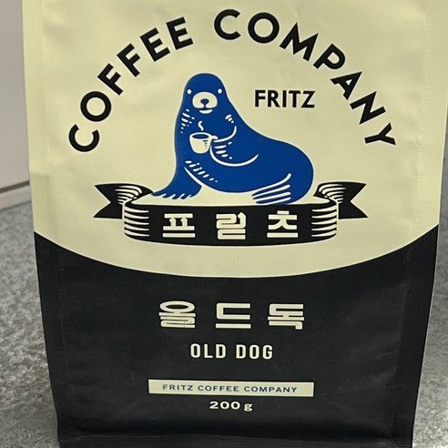 산미 없는 맛과 고소한 향이 조화를 이루는 프릳츠 올드독 원두 블렌딩