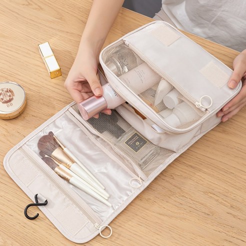 여행 중에 세면도구를 깔끔하고 위생적으로 보관해주는 필수품