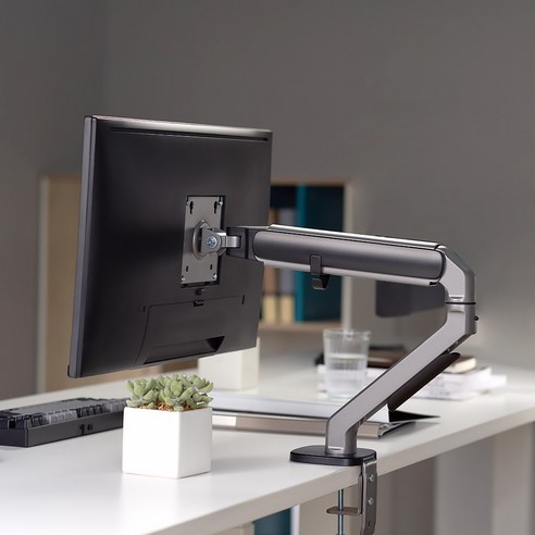 책상 공간 최적화와 작업 효율성 향상을 위한 셀프밸런스 모니터암