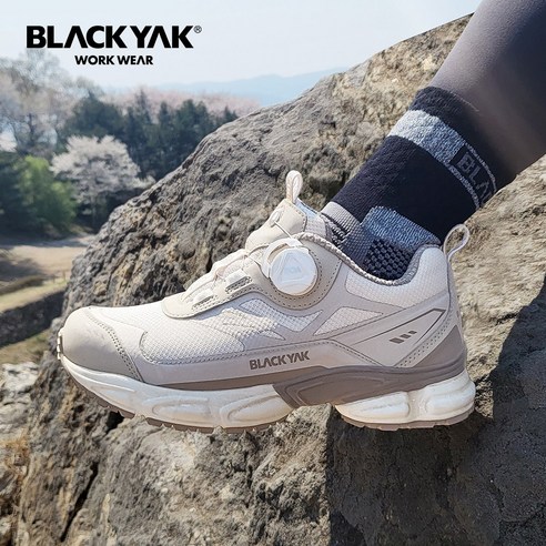 편안함, 통기성, 내구성을 갖춘 다목적 블랙야크 트레킹화