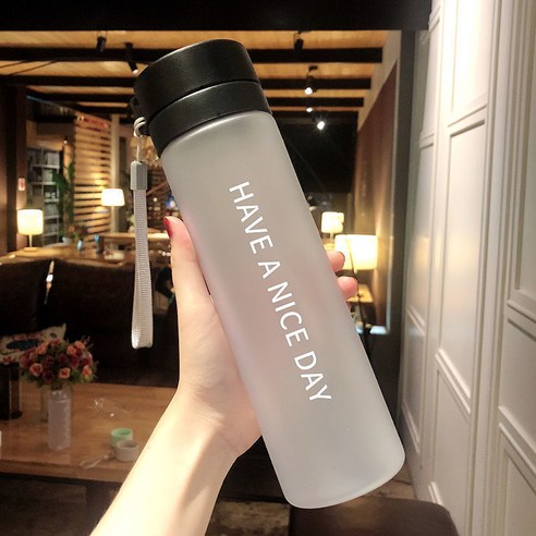 YANG플라스틱 컵 남녀 학생 커플 휴대용 대용량 물 컵 한국 스타일의 간단한 스포츠 공간 컵 모리 시리즈, 우아한블랙800ml[젖빛], 싱글 컵 + 컵 브러시