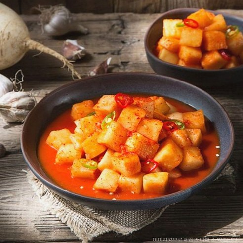 깐깐한푸드의 맛있고 저렴한 깍두기로 식사에 활력을 더하세요.