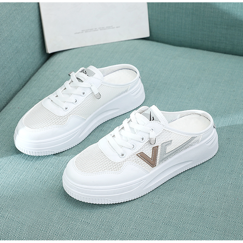 편안하면서도 스타일리시한 여성 운동화